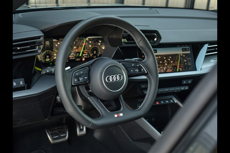 Audi A3 Sportback 45 TFSI e S EDITION COMPETITION | PANORAMADAK | S-SEATS | ADAPTIVE CRUISE | SONOS SOUND | CAMERA | BLACK-OPTIC | AMBIA