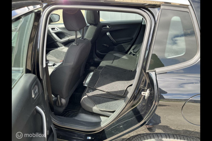 Peugeot 2008 1.2 PureTech Blue Lion automaat