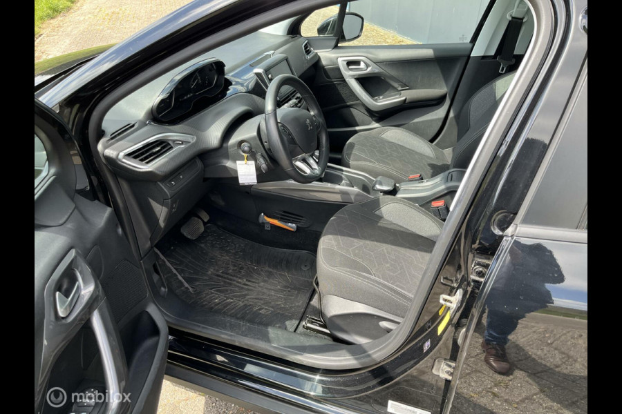 Peugeot 2008 1.2 PureTech Blue Lion automaat