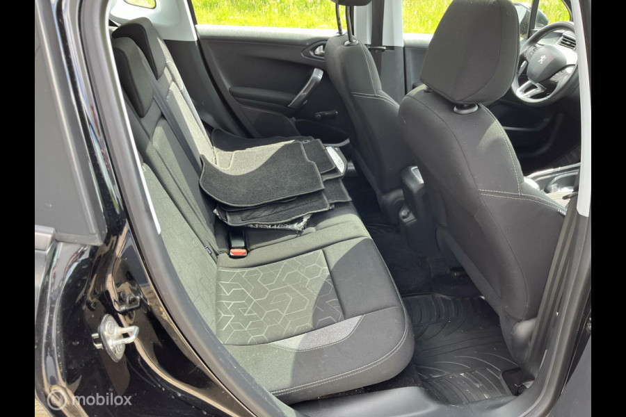 Peugeot 2008 1.2 PureTech Blue Lion automaat