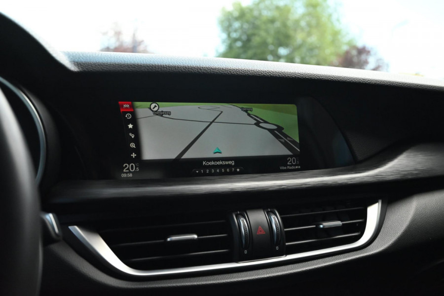 Alfa Romeo Stelvio 2.0 T AWD Q4 B-Tech 200 PK Aut. 1e Eig Xenon Leder Camera 19''