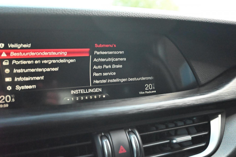 Alfa Romeo Stelvio 2.0 T AWD Q4 B-Tech 200 PK Aut. 1e Eig Xenon Leder Camera 19''