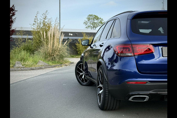 Mercedes-Benz GLC 300de 4MATIC AMG Panoramadak|Camera 360°|Burmester®|Luchtvering|Keyless|Night pakket|Trekhaak|Distronic|Multibeam LED|Sfeerverli