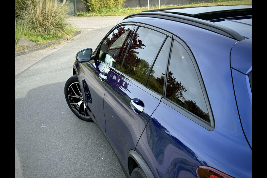 Mercedes-Benz GLC 300de 4MATIC AMG Panoramadak|Camera 360°|Burmester®|Luchtvering|Keyless|Night pakket|Trekhaak|Distronic|Multibeam LED|Sfeerverli