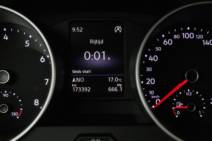 Volkswagen Tiguan 1.5 TSI Comfortline Business (TREKHAAK, PARKEERSENSOREN, NAVIGATIE, CRUISE ADAPTIEF, NL-AUTO, GOED ONDERHOUDEN)