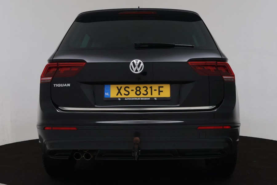 Volkswagen Tiguan 1.5 TSI Comfortline Business (TREKHAAK, PARKEERSENSOREN, NAVIGATIE, CRUISE ADAPTIEF, NL-AUTO, GOED ONDERHOUDEN)