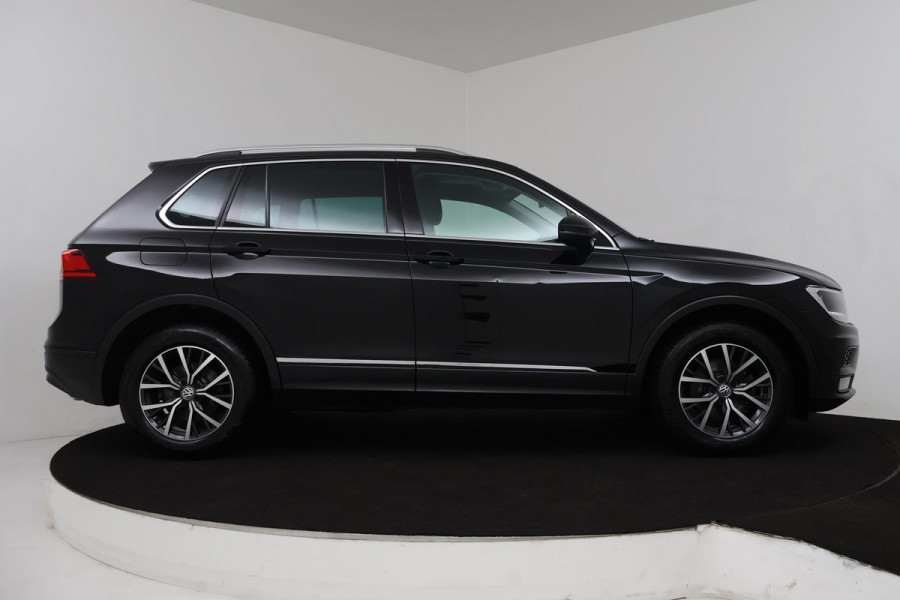 Volkswagen Tiguan 1.5 TSI Comfortline Business (TREKHAAK, PARKEERSENSOREN, NAVIGATIE, CRUISE ADAPTIEF, NL-AUTO, GOED ONDERHOUDEN)