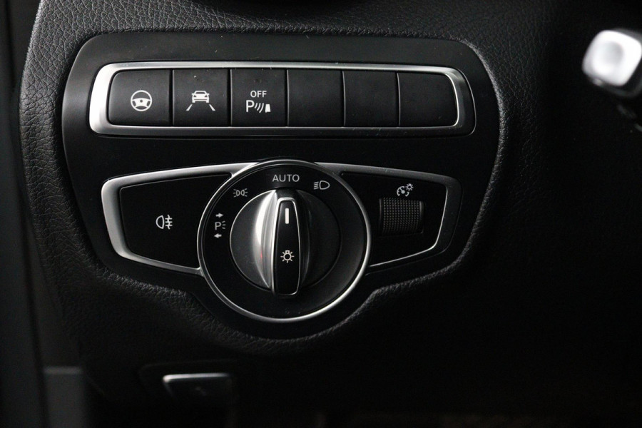 Mercedes-Benz C-Klasse Estate 180 Premium Plus (PARKEERSENSOREN, LANE-ASSIST, CRUISE, ACHTERUITRIJCAMERA, ELEKTR STOELEN)