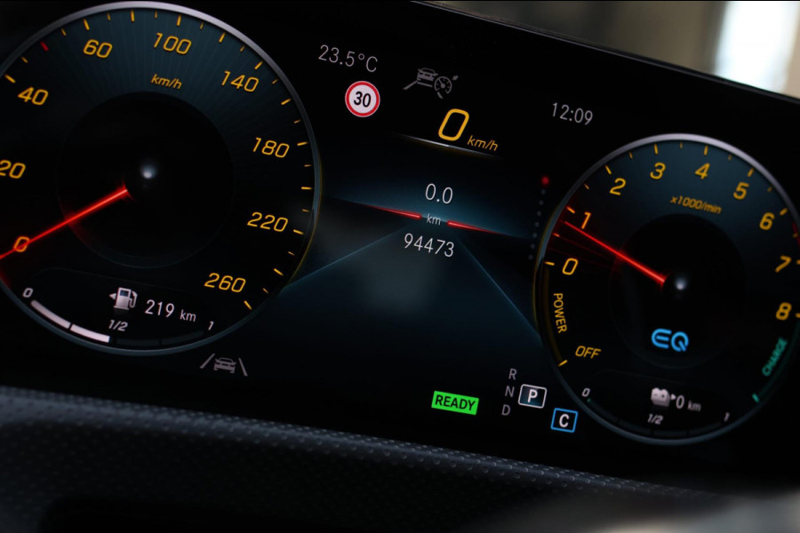 Mercedes-Benz CLA-Klasse Shooting Brake 250 e AMG *Pano*Burmester*360 Camera*Mat grijs*