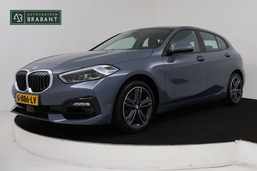 BMW 1-serie 118i Executive Edition Sport Automaat (NAVIGATIE, PARKEERSENSOREN, LED, CARPLAY, SPORTSTOELEN)
