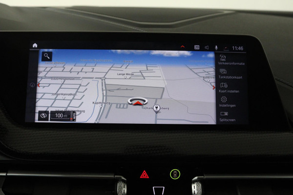 BMW 1-serie 118i Executive Edition Sport Automaat (NAVIGATIE, PARKEERSENSOREN, LED, CARPLAY, SPORTSTOELEN)