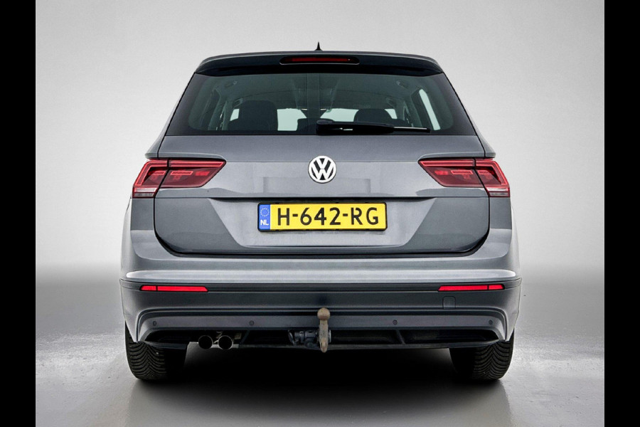Volkswagen Tiguan 1.5 TSI Comfortline (NAVIGATIE, ELEKT. INKLAPBARE TREKHAAK, PARKEERSENSOREN, CLIMA, CARPLAY, 1e EIGENAAR)