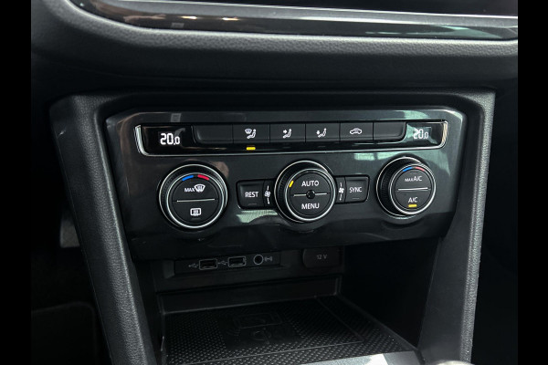 Volkswagen Tiguan 1.5 TSI Comfortline (NAVIGATIE, ELEKT. INKLAPBARE TREKHAAK, PARKEERSENSOREN, CLIMA, CARPLAY, 1e EIGENAAR)