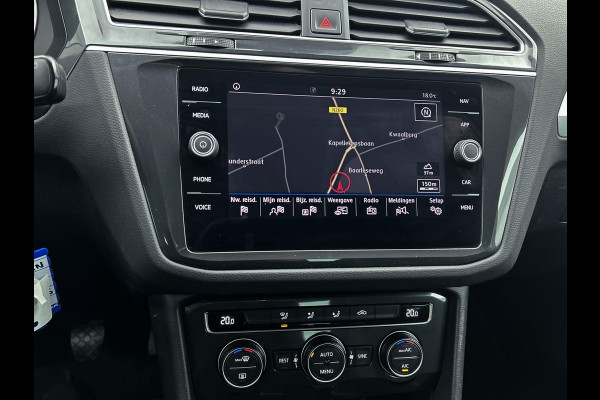 Volkswagen Tiguan 1.5 TSI Comfortline (NAVIGATIE, ELEKT. INKLAPBARE TREKHAAK, PARKEERSENSOREN, CLIMA, CARPLAY, 1e EIGENAAR)