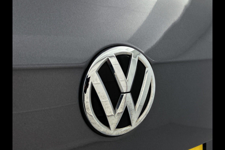 Volkswagen Tiguan 1.5 TSI Comfortline (NAVIGATIE, ELEKT. INKLAPBARE TREKHAAK, PARKEERSENSOREN, CLIMA, CARPLAY, 1e EIGENAAR)