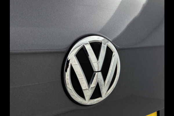 Volkswagen Tiguan 1.5 TSI Comfortline (NAVIGATIE, ELEKT. INKLAPBARE TREKHAAK, PARKEERSENSOREN, CLIMA, CARPLAY, 1e EIGENAAR)