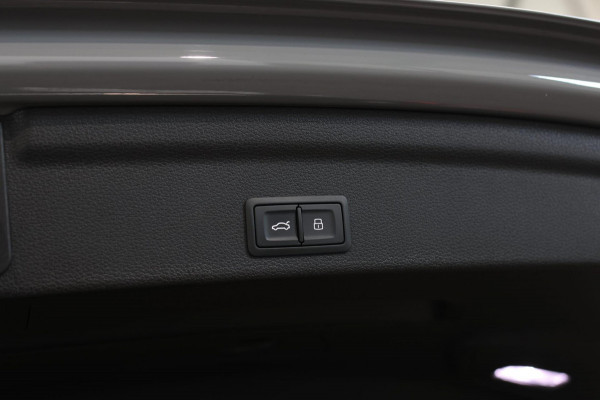 Audi RSQ3 Sportback TFSI *Pano*B&O*Camera*RS-Stoelen*Trekhaak*
