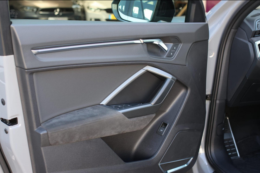 Audi RSQ3 Sportback TFSI *Pano*B&O*Camera*RS-Stoelen*Trekhaak*