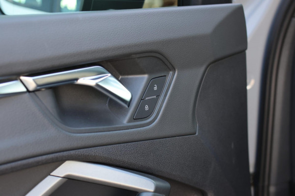 Audi RSQ3 Sportback TFSI *Pano*B&O*Camera*RS-Stoelen*Trekhaak*