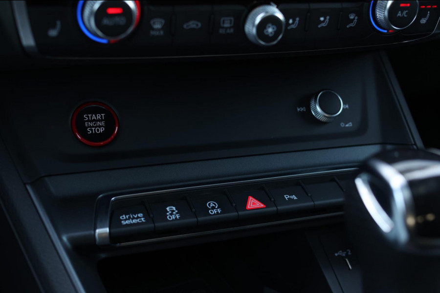 Audi RSQ3 Sportback TFSI *Pano*B&O*Camera*RS-Stoelen*Trekhaak*