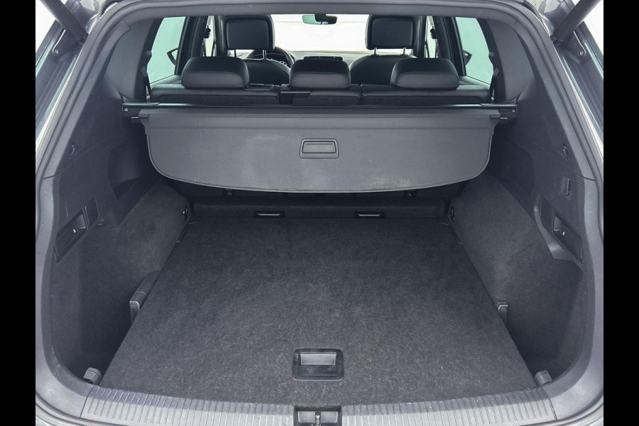 Seat Tarraco 1.5 TSI Xcellence Limited Edition (PANORAMADAK, TREKHAAK, DIGITALE COCKPIT, CARPLAY, ADAPTIVE CRUISE, 1e EIGENAAR)