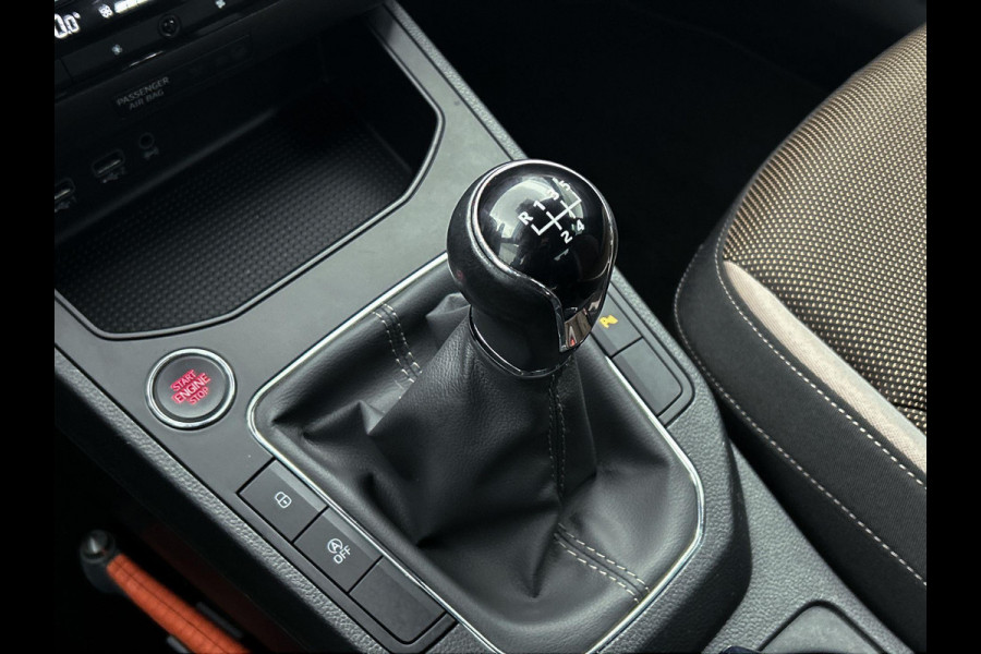 Seat Ibiza 1.0 TSI Excellence (NAVIGATIE, CARPLAY, PARKEERSENSOREN, CLIMA, STUURBEDIENING, 1e EIGENAAR, DEALER ONDERHOUDEN)