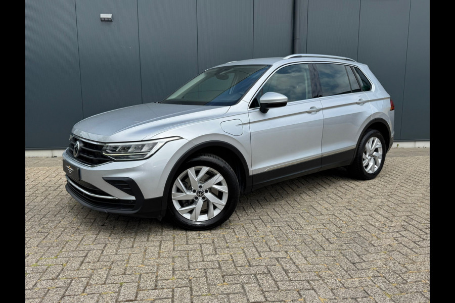 Volkswagen Tiguan 1.4 TSI eHybrid * R-line * AppleCarPlay * Side ass. * Visueel Cockpit *