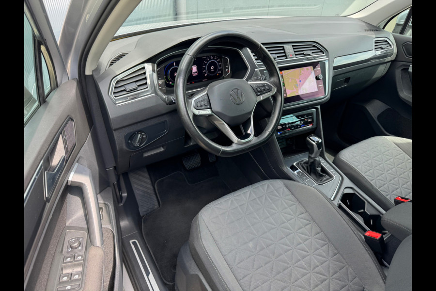 Volkswagen Tiguan 1.4 TSI eHybrid * R-line * AppleCarPlay * Side ass. * Visueel Cockpit *