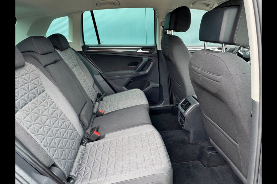 Volkswagen Tiguan 1.4 TSI eHybrid * R-line * AppleCarPlay * Side ass. * Visueel Cockpit *