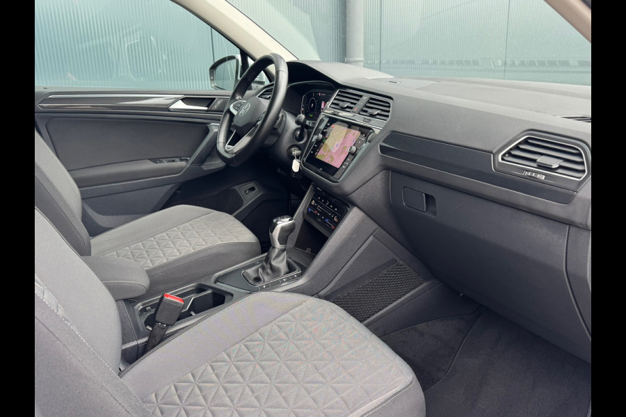 Volkswagen Tiguan 1.4 TSI eHybrid * R-line * AppleCarPlay * Side ass. * Visueel Cockpit *