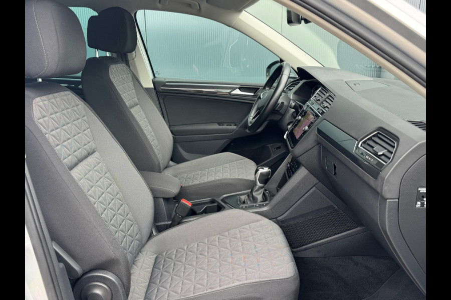 Volkswagen Tiguan 1.4 TSI eHybrid * R-line * AppleCarPlay * Side ass. * Visueel Cockpit *
