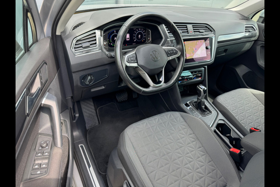 Volkswagen Tiguan 1.4 TSI eHybrid * R-line * AppleCarPlay * Side ass. * Visueel Cockpit *
