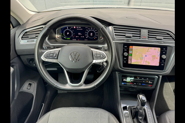 Volkswagen Tiguan 1.4 TSI eHybrid * R-line * AppleCarPlay * Side ass. * Visueel Cockpit *