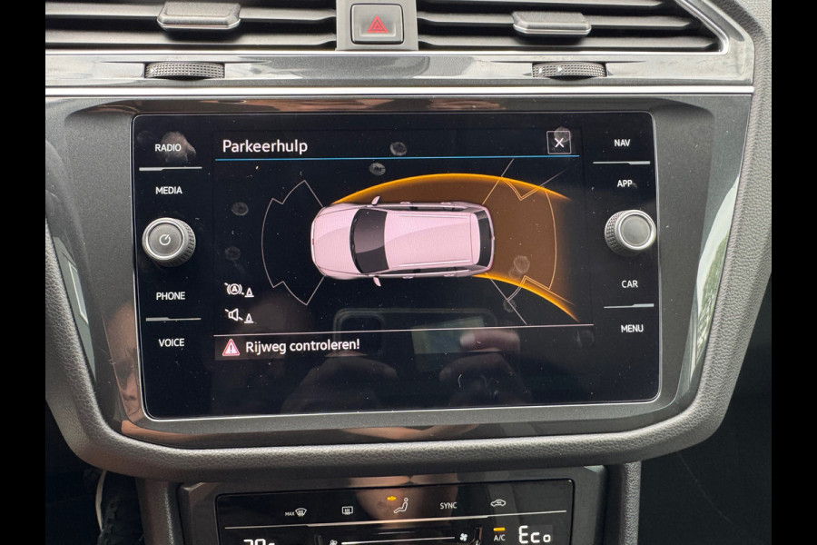 Volkswagen Tiguan 1.4 TSI eHybrid * R-line * AppleCarPlay * Side ass. * Visueel Cockpit *