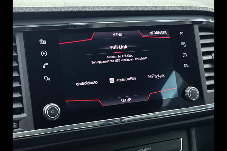 Seat Ateca 1.0 EcoTSI Style Intense Sport (CARPLAY, CAMERA, TREKHAAK, PARKEERSENSOREN, LED, 1e EIGENAAR, GOED ONDERHOUDEN)