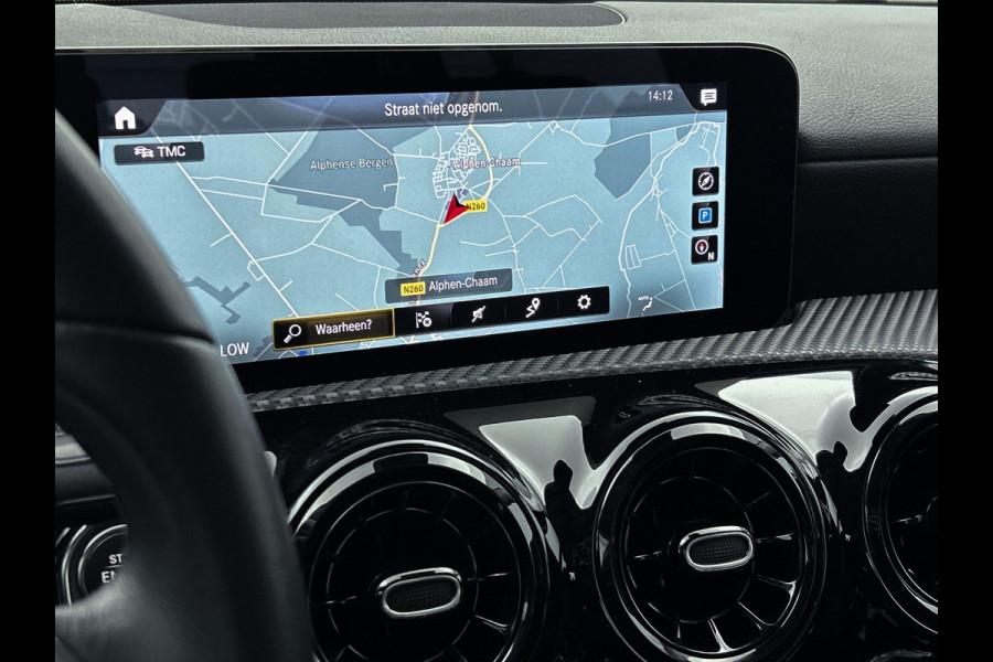 Mercedes-Benz A-Klasse 180 Business Solution Automaat (NAVIGATIE, STOELVERWARMING, CAMERA, 1e EIGENAAR, GOED ONDERHOUDEN)