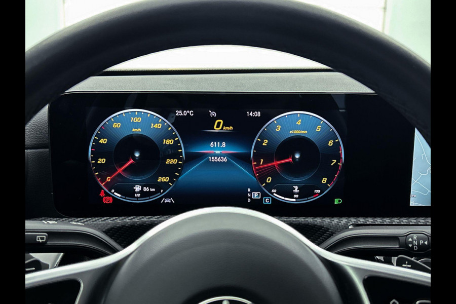 Mercedes-Benz A-Klasse 180 Business Solution Automaat (NAVIGATIE, STOELVERWARMING, CAMERA, 1e EIGENAAR, GOED ONDERHOUDEN)