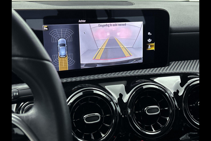 Mercedes-Benz A-Klasse 180 Business Solution Automaat (NAVIGATIE, STOELVERWARMING, CAMERA, 1e EIGENAAR, GOED ONDERHOUDEN)