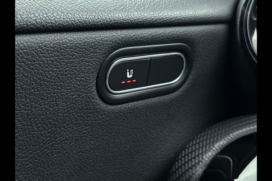 Mercedes-Benz A-Klasse 180 Business Solution Automaat (NAVIGATIE, STOELVERWARMING, CAMERA, 1e EIGENAAR, GOED ONDERHOUDEN)