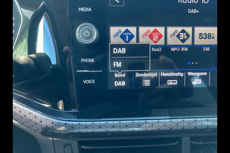 Volkswagen T-Cross 1.0 TSi 115pk Style LED/CARPLAY/NAVI/PDC/TREKHAAK/ADAPT.CRUISE