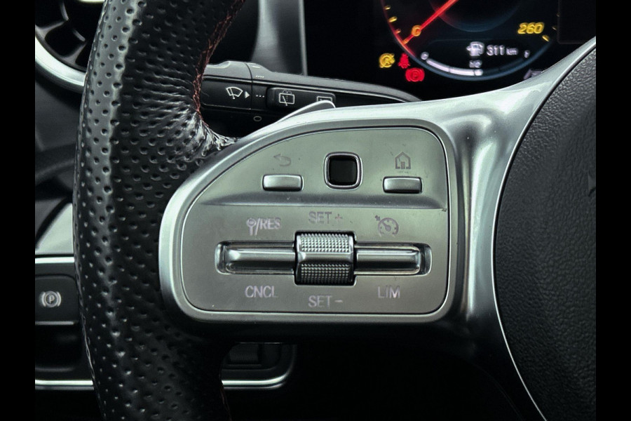 Mercedes-Benz A-Klasse 180 Business Solution AMG Automaat (PANORAMADAK, TREKHAAK ELEKT. WEGKLAPBAAR, CAMERA, STOELVERWARMING)