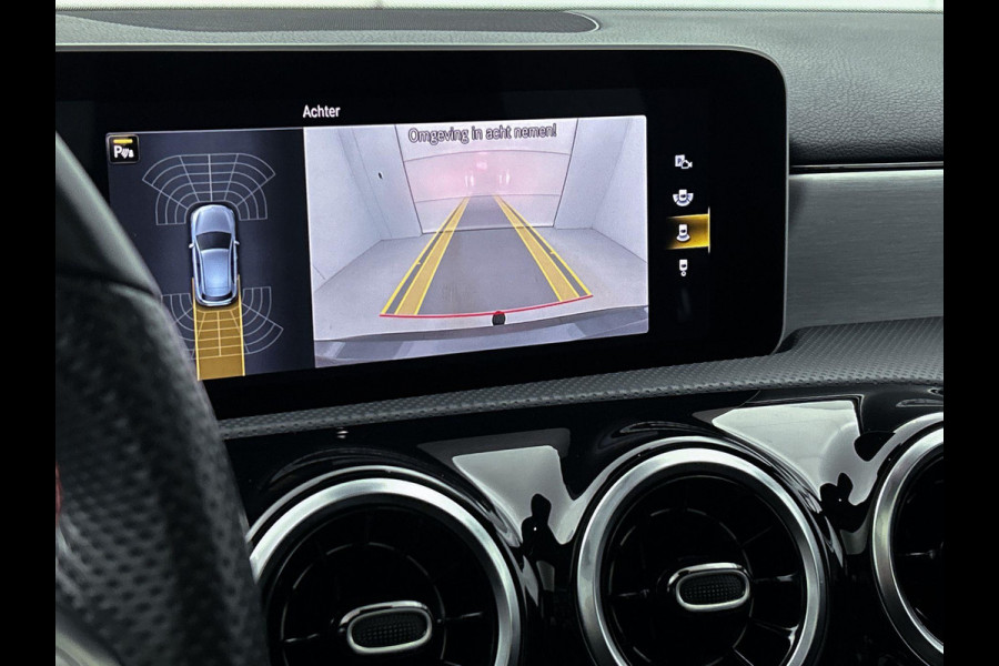 Mercedes-Benz A-Klasse 180 Business Solution AMG Automaat (PANORAMADAK, TREKHAAK ELEKT. WEGKLAPBAAR, CAMERA, STOELVERWARMING)