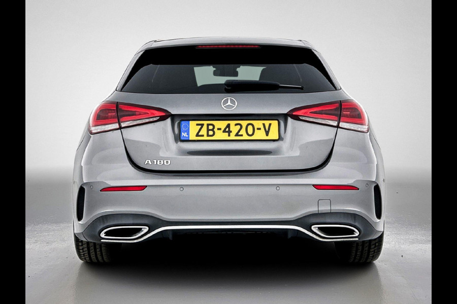Mercedes-Benz A-Klasse 180 Business Solution AMG Automaat (PANORAMADAK, TREKHAAK ELEKT. WEGKLAPBAAR, CAMERA, STOELVERWARMING)