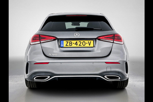 Mercedes-Benz A-Klasse 180 Business Solution AMG Automaat (PANORAMADAK, TREKHAAK ELEKT. WEGKLAPBAAR, CAMERA, STOELVERWARMING)