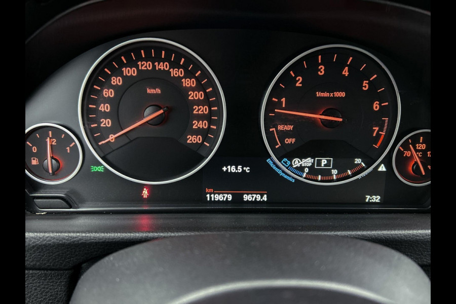 BMW 3 Serie Touring 320i Corporate Lease Executive Automaat (GROOT-NAVIGATIE, LEDER, CLIMA, LED, DEALER ONDERHOUDEN)