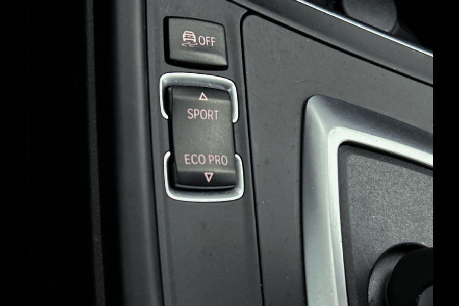 BMW 3 Serie Touring 320i Corporate Lease Executive Automaat (GROOT-NAVIGATIE, LEDER, CLIMA, LED, DEALER ONDERHOUDEN)