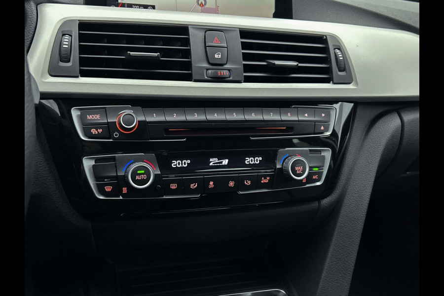 BMW 3 Serie Touring 320i Corporate Lease Executive Automaat (GROOT-NAVIGATIE, LEDER, CLIMA, LED, DEALER ONDERHOUDEN)