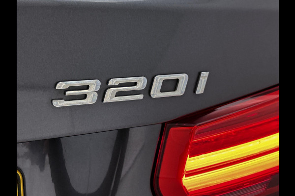 BMW 3 Serie Touring 320i Corporate Lease Executive Automaat (GROOT-NAVIGATIE, LEDER, CLIMA, LED, DEALER ONDERHOUDEN)