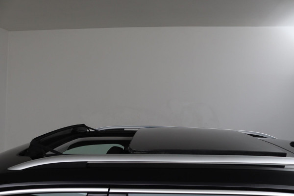 Volkswagen Tiguan 1.5 TSI Comfortline Business (PANORAMADAK, TREKHAAK ELEKT. WEGKLAPBAAR, MASSAGE STOELEN, STOELVERWARMING, CLIMA)