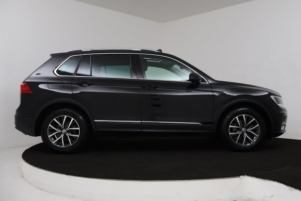 Volkswagen Tiguan 1.5 TSI Comfortline Business (PANORAMADAK, TREKHAAK ELEKT. WEGKLAPBAAR, MASSAGE STOELEN, STOELVERWARMING, CLIMA)